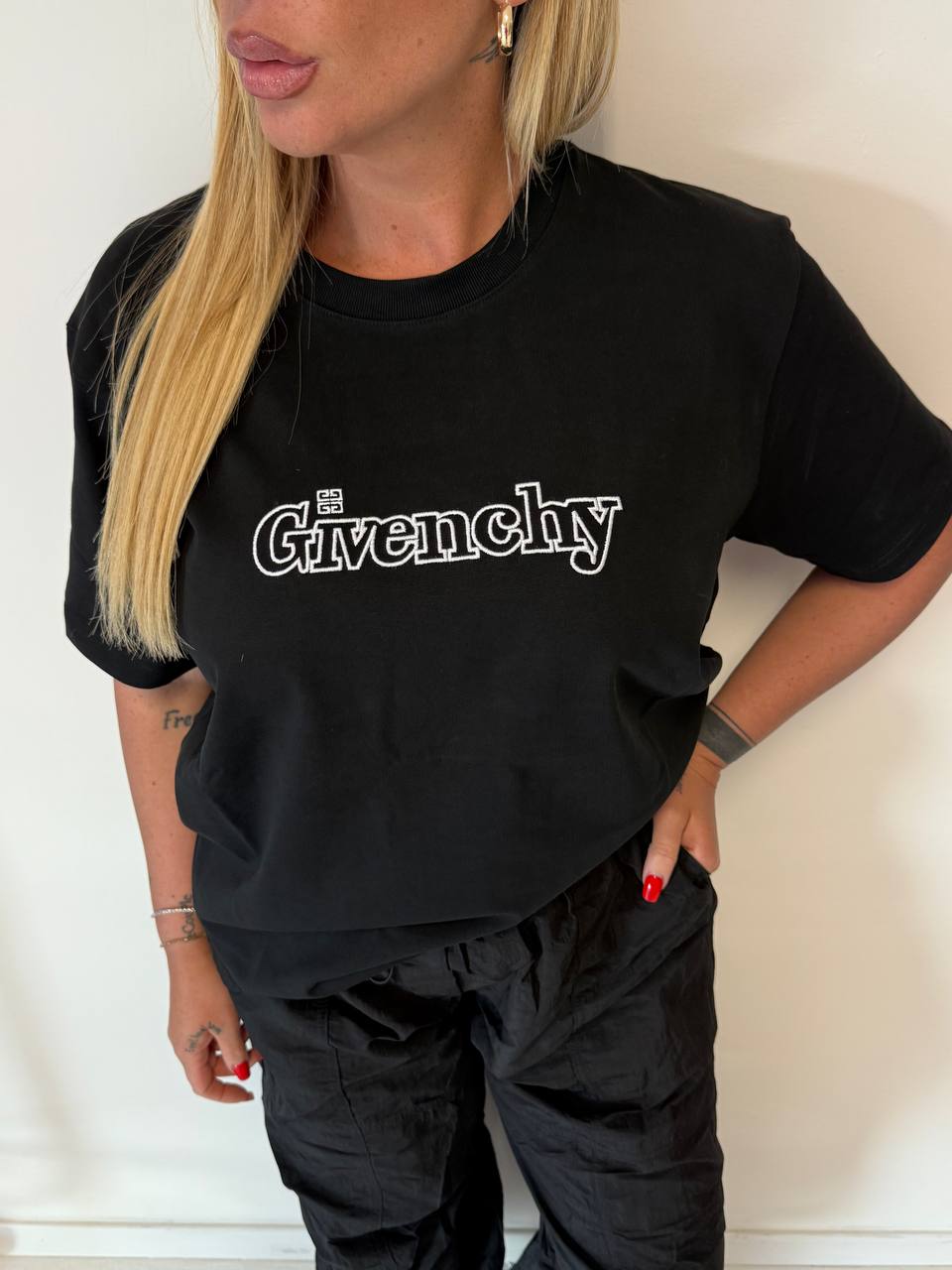 T-Shirt Givenchy logo centrale ricamato